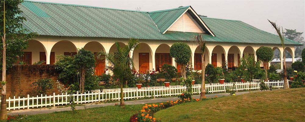 United-21 Grassland Hotel Bagori Bagian luar foto