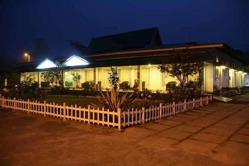 United-21 Grassland Hotel Bagori Bagian luar foto